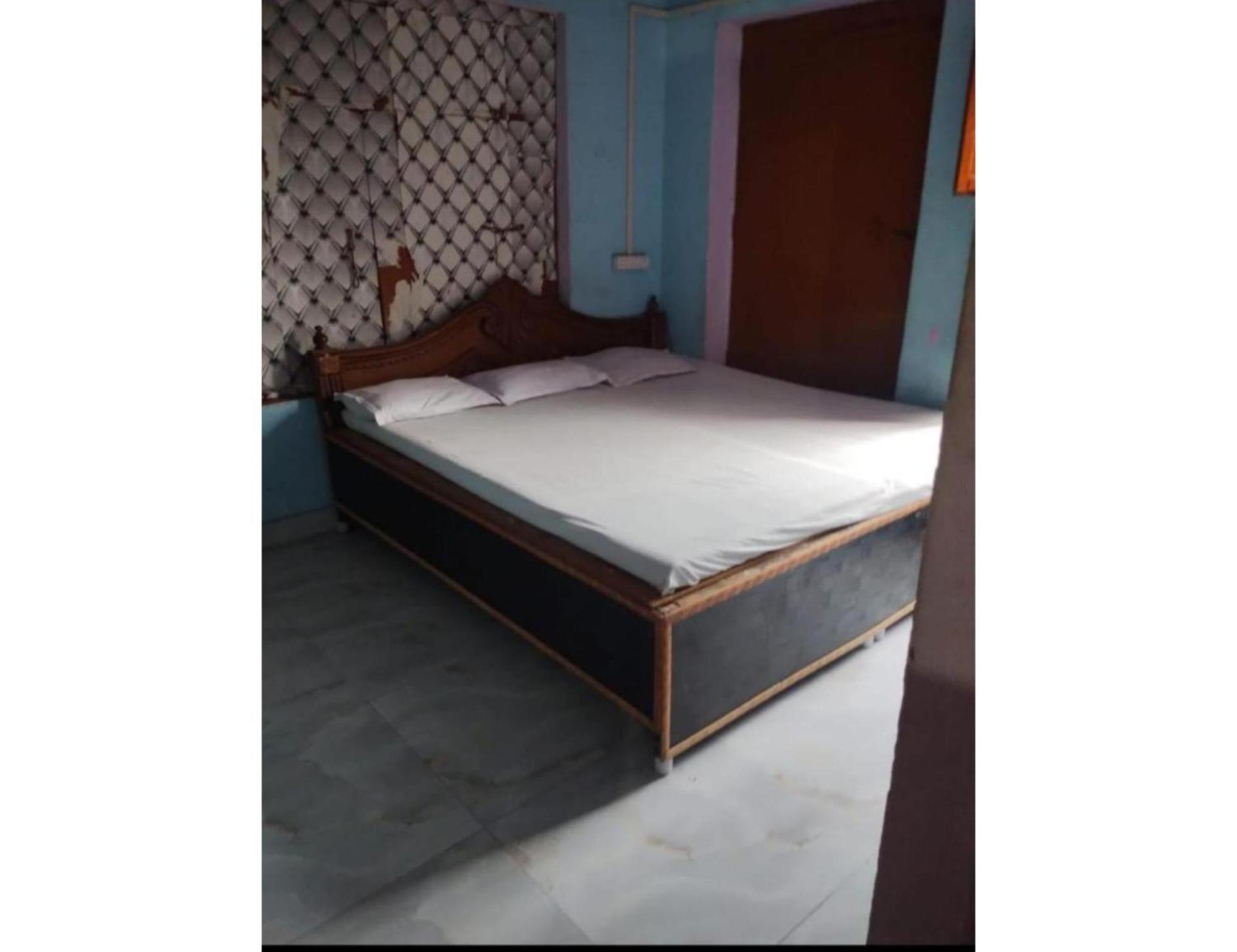 Radha Krishna Niwas Guest house Varanasi