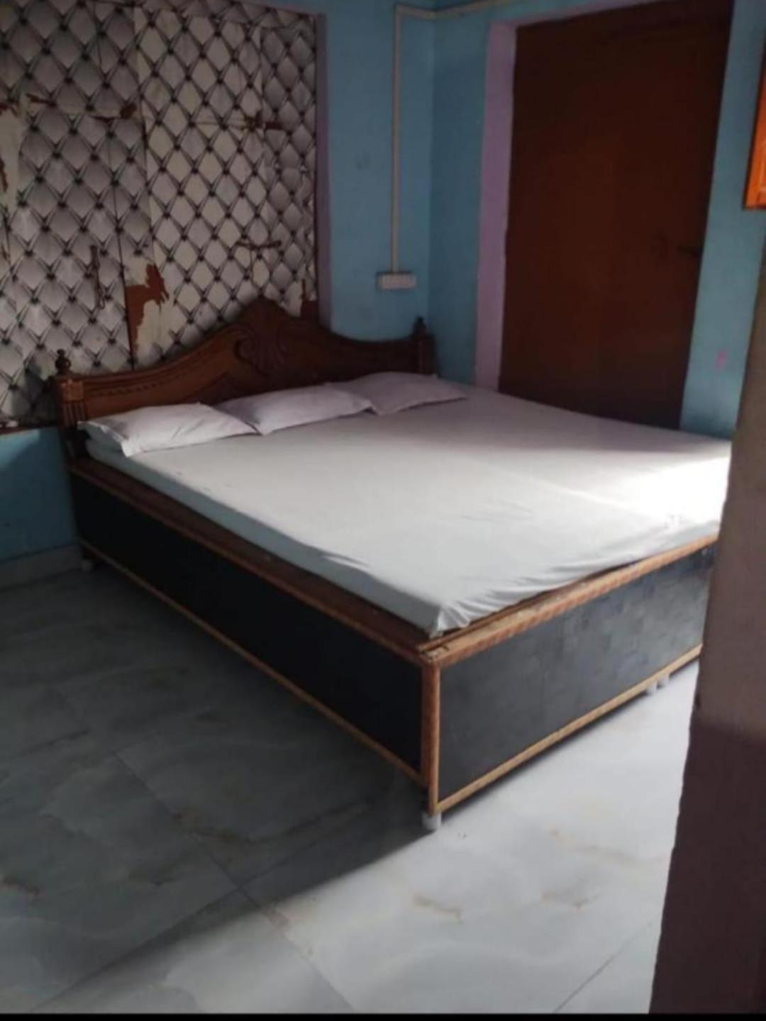 Radha Krishna Niwas Guest house